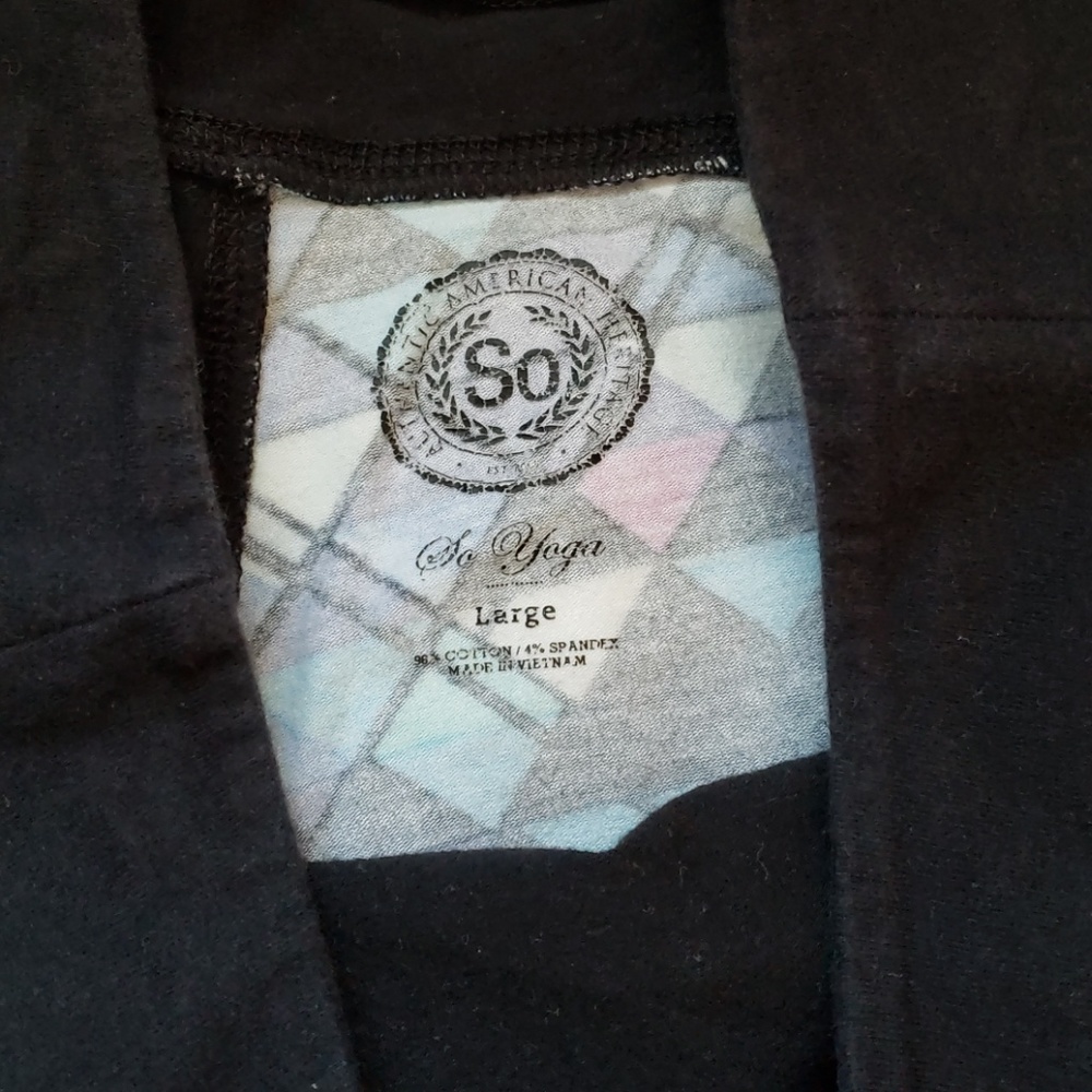 Geometric Pattern Leggings - Picture 3 of 4